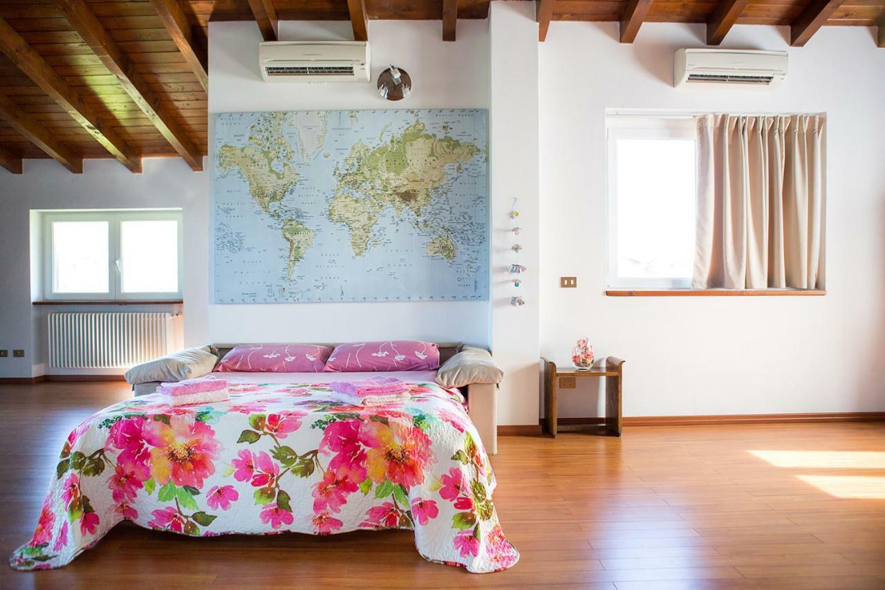 J&j House Homestay Castelmarte