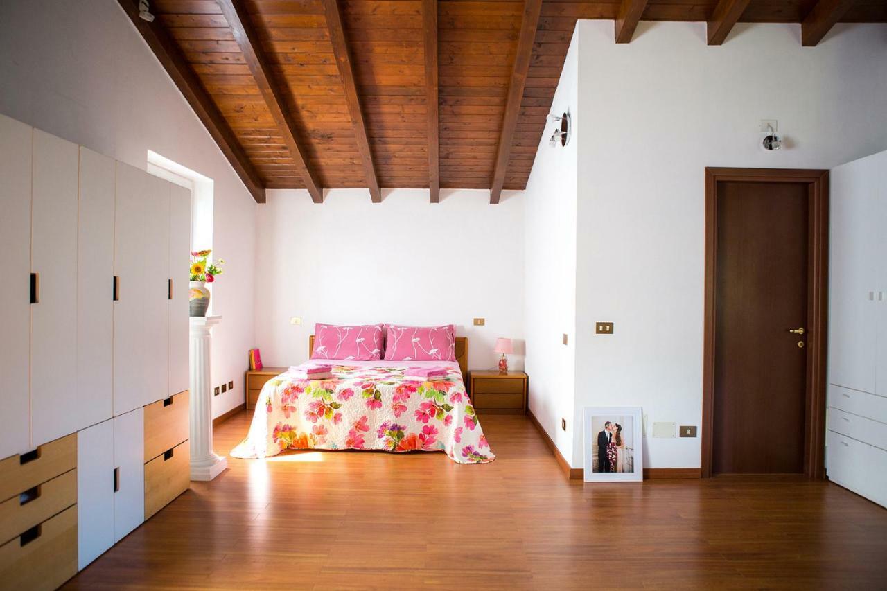 J&j House Homestay Castelmarte
